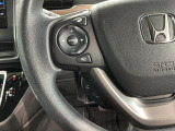 ステアリングにオーディオ操作スイッチが付いています。オーディオ画面に直接タッチしなくても操作が出来ますので、運転に集中できます。