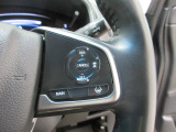 ハンドル右側にはクルーズコントロールのスイッチが装備され運転中の操作も安心して行えます!