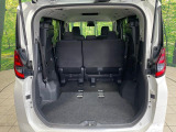 後席を格納すると、これだけの広さが!シーンに合わせたシートアレンジで、大きな荷物も積むことが出来ます♪