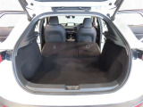 簡単に広がるラゲッジスペース♪可倒シートを前方へ倒せばラゲッジスペースはさらに拡大!!長尺物も収納可能です。