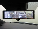 スマートルームミラー付きで後部座席に乗車してても後方がしっかり見れます