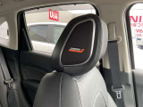 ヘッドレストにBOSEスピーカーが装着されています。