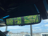 【デジタルインナーミラー】後席の大きな荷物や同乗者で後方が確認しづらい時でも安心!カメラが撮影した車両後方の映像をルームミラー内に表示。クリアな視界で状況の確認が可能です!