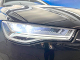 ●LEDハイビームが多数独立で存在し、ハイビーム時に対向車や前方を走る車の部分をロービームに切り替えが可能!!シーケンシャルウインカーも装備!!