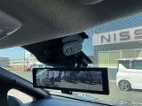 スマートルームミラーで後席や荷室が荷物で満載で後ろが見えないときでもこれなら安心