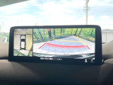 【360&deg;ビューモニター】専用のカメラにより、上から見下ろしたような視点で360度クルマの周囲を確認することができます☆死角部分も確認しやすく、狭い場所での切り返しや駐車もスムーズに行えます。