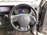 ステアリングも使用感が少なく、きれいな状態となっております♪