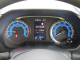インフォメーションディスプレイつきのメーターパネルです。走行距離は10,225kmです!