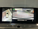 前後左右4つのカメラで、上から見たような映像をお届け、駐車時も安心、アラウンドビューモニター付(肉眼では確認し辛い左前の映像に切り替えることも可能です)。