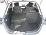 リアシートを倒すとここまでラゲッジスペースが広がります。