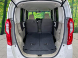 普段のお買い物や通勤、送迎等に十分な荷室スペースを確保しております。セカンドシートを倒すと、大きな荷物の積載も可能です♪