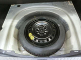 スペアタイヤ付きです。もしもの時でも安心ですね♪備えあれば憂いなしですよ!