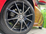 【18インチアルミホイール】外観にマッチしたアルミホイールを装着しております。各種アルミホイールや、スタッドレスタイヤも取扱いしております。是非ご相談ください♪