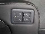 セカンドシートの操作パネルです。
