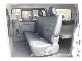 リクライニング可能な2列目シート♪