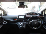 見通しのよいすっきりとした視界で、誰でも運転しやすいです。運転のしやすさは疲れにくさにも繋がりますよ♪