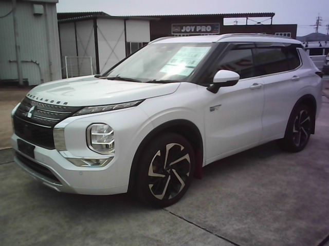 アウトランダー PHEV 2.4 P 4WD 