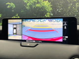 【360&deg;ビューモニター】専用のカメラにより、上から見下ろしたような視点で360度クルマの周囲を確認することができます☆死角部分も確認しやすく、狭い場所での切り返しや駐車もスムーズに行えます。