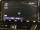 純正ナビを装備。タッチパネル式で使いやすく、お出かけもラクラクです。