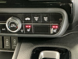 運転席/助手席シートヒーターで寒い日もすぐに温かくなり快適に過ごせます。2段階の温度調整が可能です