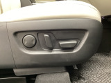 パワーシートを装備!体格や好みに応じたポジションをスムーズに調整できます。