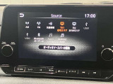 【メーカーナビ】9インチの大画面モニターを搭載し、Apple CarPlayへのワイヤレス接続やAndroid Autoにも対応。
