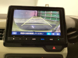 バックモニター付きで、車庫入れやバック時の後方確認をサポート。