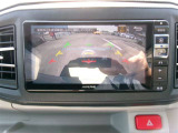 バックモニター付きですので、日常の駐車はもちろん、人や障害物などを映像で確認できるので安心です!(補助装置になりますので、目視でもご確認ください)