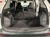 リアシートを倒すと、ラゲッジスペースを広くお使いいただけます!