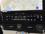 デュアルエアコンとは、運転席と助手席で、個別に温度設定ができる機能です。気温の感じ方は、人それぞれ違うもの。乗る人に優しい機能ですね。