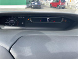 【スピードメーター】メーターがシンプルで見やすく運転しやすいですね!