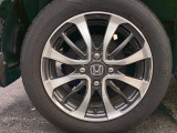 純正アルミホイールです。足元が引き立つので、車全体のイメージがアップしますよ!