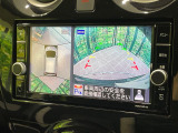 【アラウンドビューモニター】専用のカメラにより、上から見下ろしたような視点で360度クルマの周囲を確認することができます☆死角部分も確認しやすく、狭い場所での切り返しや駐車もスムーズに行えます。