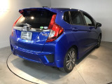 プライバシーガラスが装備されています。外を見るときには気にならずに、後方車両からは車内が見えにくい設計になっております。