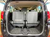 普段のお買い物や通勤、送迎等に十分な荷室スペースを確保しております。セカンドシートを倒すと、大きな荷物の積載も可能です♪