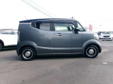 N-BOXより約10cm低い高さ+後席横開きでスタイリッシュな1台です。