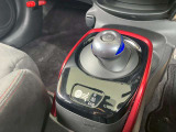 e-powerのシフトレバーはお洒落で使い勝手も良いですよ。
