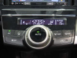 オートエアコンで快適な室内です。