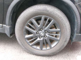 純正アルミホイール付です。鉄ホイールと違って軽いので燃費も良くなります。