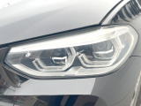 ●LEDヘッドライト:夜間走行時も良好な視界を確保し安心して運転できる高輝度LEDヘッドライトを装備!点灯速度が早く、消費電力も抑えられています。
