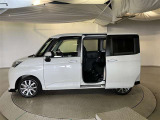 両側パワースライドドア付きだから、狭い駐車スペースなどでの 乗り降りラクラク!小さなお子さまのいるご家庭には嬉しい装備。
