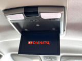 【フリップダウンモニター】大画面モニターで後席でもエンタメをお楽しみいただけます。小さなお子様にも大人気の装備です♪
