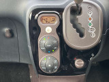 ◆エアコン◆温度の設定をしてAUTOボタンを押すだけ簡単。車内を快適な温度に保ってくれます