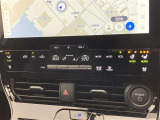 デュアルエアコンとは、運転席と助手席で、個別に温度設定ができる機能です。気温の感じ方は、人それぞれ違うもの。乗る人に優しい機能ですね。