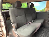 後部座席も気になるようなキズ・汚れやへたり等、大きなダメージはなく、良好な状態です。