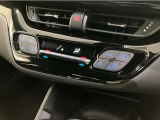 オートエアコンのお車ですので室内の温度をスムーズに調整してくれます♪