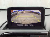 【バックモニター】車の後退を補助するシステムです。