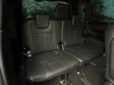 3列目シートはもちろん状態良好☆大人でもゆったりと座って頂けますので、大人数でのお出かけもラクラクです♪ご家族で、気の知れた仲間で、ドライブに行くのが楽しみですね♪