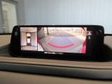 360&deg;ビューモニターを搭載しています。コーナーセンサーと合せてお使いいただくことで、安全、安心にお車の取り回しを行っていただけます。