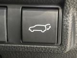 【パワーバックドア】スマートキーや運転席のボタンを押すだけでリアゲートが自動で開閉します!荷物を持っている時や、高い位置にあるバックドアを閉める際に便利な機能です♪